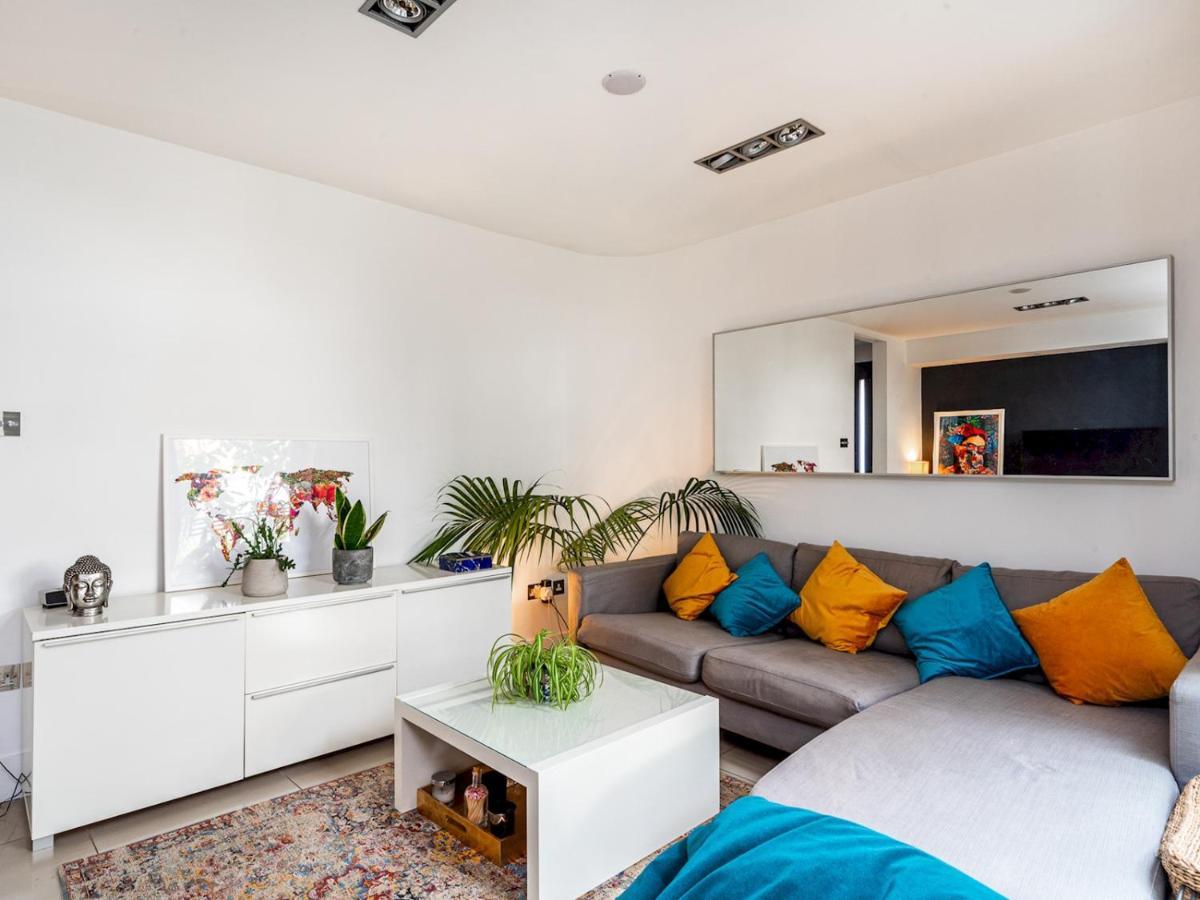 Pass The Keys Classy Bright 2-bed With Great Garden - Crouch End Londra